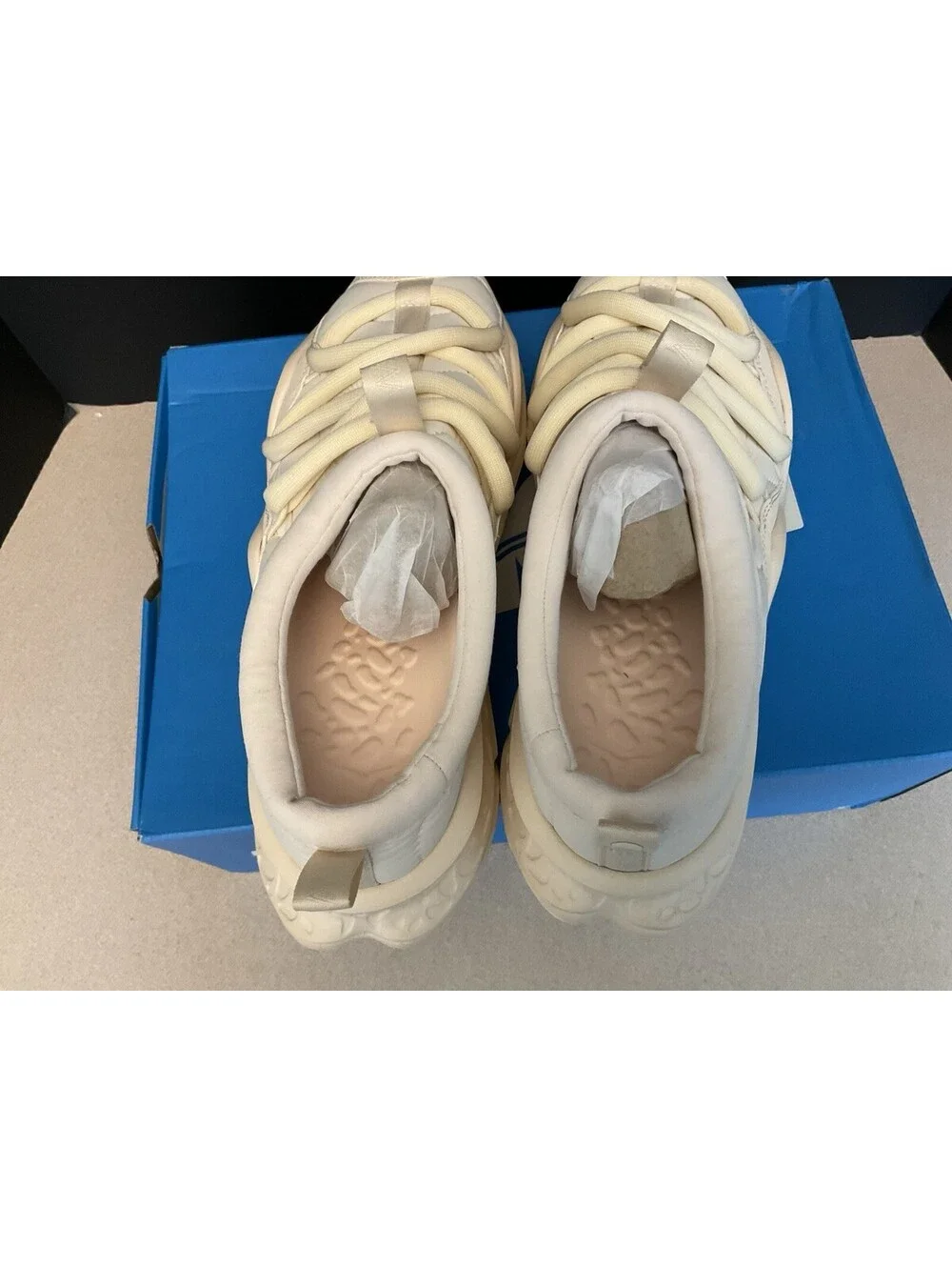 New! Womens Hoka One One  U Ora Primo Vanilla Cream Recovery Shoes. Size 11.